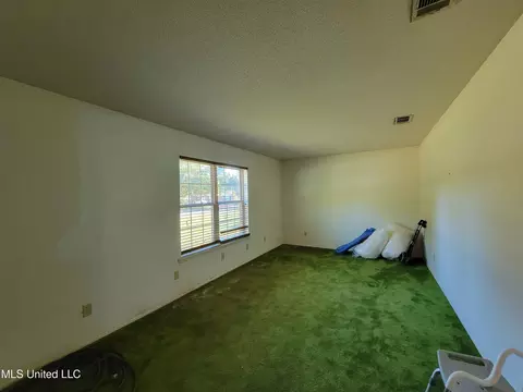 Living - 3954 River Pine Dr, Moss Point, MS 39563 photo 4 of 4