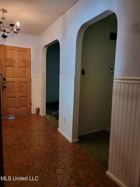 Entry Way - 3954 River Pine Dr, Moss Point, MS 39563 photo 2 of 2