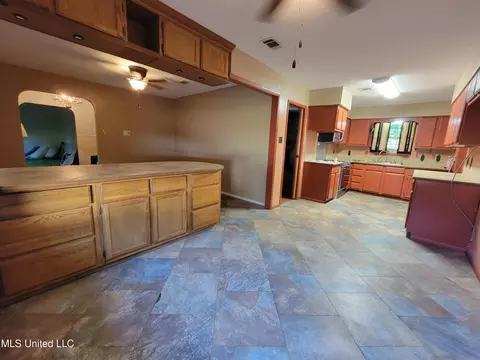 Kitchen - 3954 River Pine Dr, Moss Point, MS 39563 photo 2 of 4