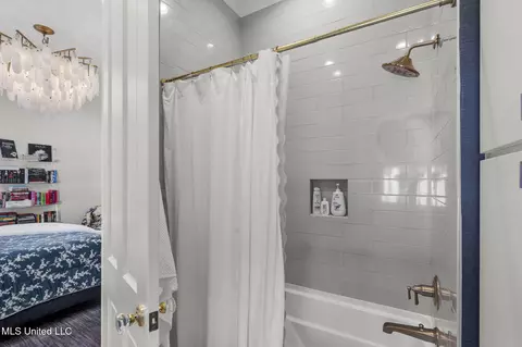 Bath - 323 Penrose Pl, Madison, MS 39110 photo 2 of 8