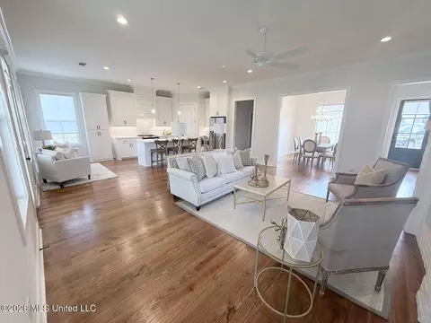 Living - 433 Crossvine Pl, Madison, MS 39110 photo 3 of 5