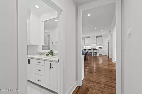 Entry Way - 433 Crossvine Pl, Madison, MS 39110 photo 1 of 3
