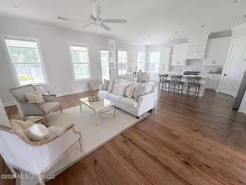 Living - 433 Crossvine Pl, Madison, MS 39110 photo 2 of 5