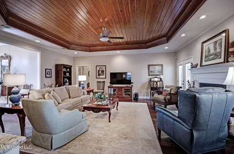 Living - 154 Northwind Dr, Brandon, MS 39047 photo 1 of 4