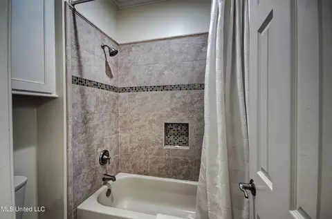 Bath - 154 Northwind Dr, Brandon, MS 39047 photo 5 of 5