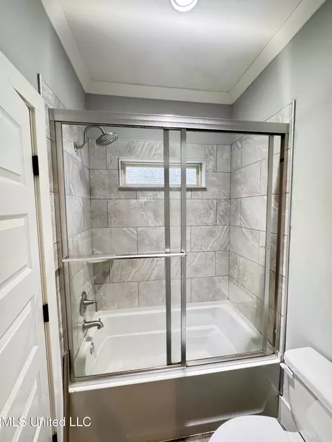 Bath - 130 Coventry Ln, Canton, MS 39046 photo 5 of 7