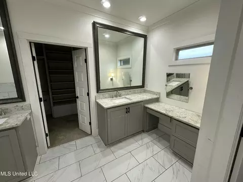 Bath - 130 Coventry Ln, Canton, MS 39046 photo 2 of 7