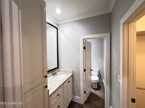 Bath - 130 Coventry Ln, Canton, MS 39046 photo 4 of 7