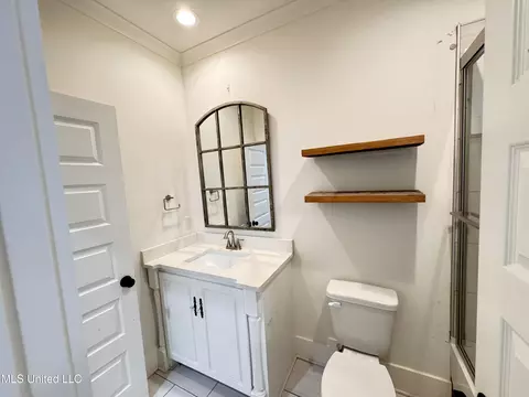 Bath - 130 Coventry Ln, Canton, MS 39046 photo 7 of 7