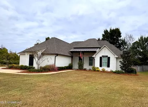 Exterior - 130 Coventry Ln, Canton, MS 39046 photo 2 of 8