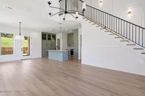Living - 185 Bronson Bnd, Flowood, MS 39232 photo 2 of 3