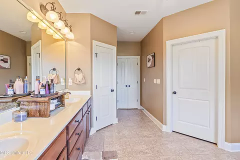 Entry Way - 617 N Doe Creek Trl, Hernando, MS 38632 photo 1 of 1