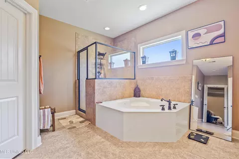 Bath - 617 N Doe Creek Trl, Hernando, MS 38632 photo 1 of 3