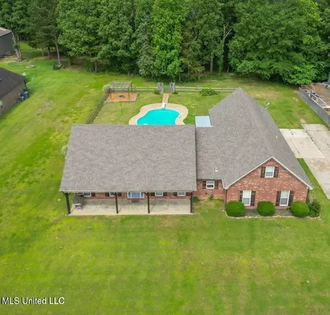 367 W Byhalia Creek Farms Rd, Byhalia, MS 38611