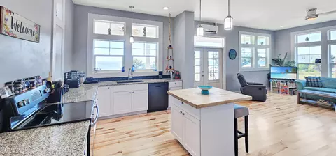 Kitchen - 4 Sea View Cir, Long Beach, MS 39560 photo 3 of 3