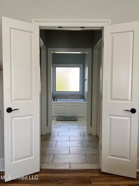 Entry Way - 137 Camden Xing, Madison, MS 39110 photo 1 of 1