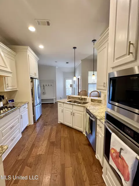 Kitchen - 137 Camden Xing, Madison, MS 39110 photo 1 of 3