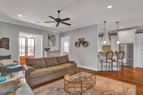 Living - 137 Camden Xing, Madison, MS 39110 photo 1 of 1