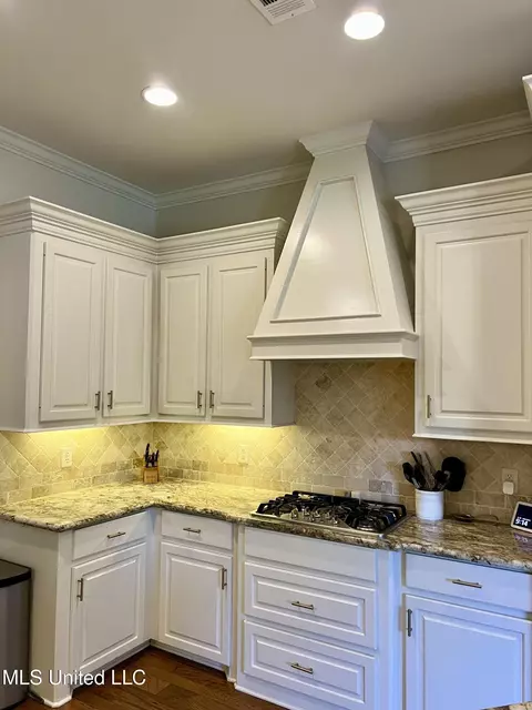 Kitchen - 137 Camden Xing, Madison, MS 39110 photo 2 of 3