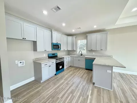 Kitchen - 4 Dan Stewart Rd, Picayune, MS 39466 photo 1 of 1