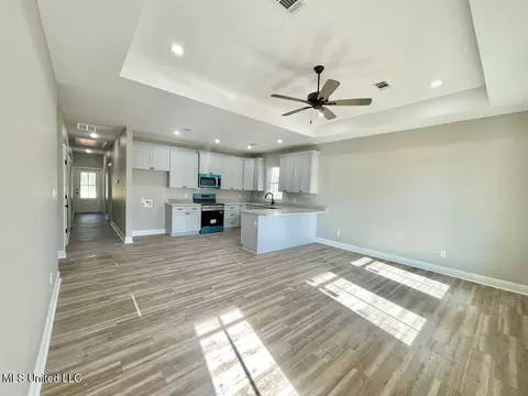 Living - 4 Dan Stewart Rd, Picayune, MS 39466 photo 3 of 3