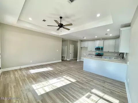 Living - 4 Dan Stewart Rd, Picayune, MS 39466 photo 2 of 3