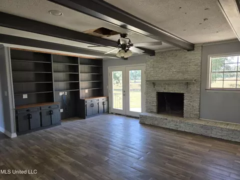 Living - 13165 Highway 613, Lucedale, MS 39452 photo 5 of 9