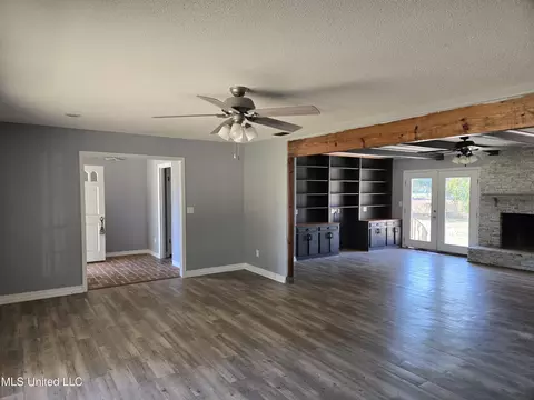Living - 13165 Highway 613, Lucedale, MS 39452 photo 4 of 9