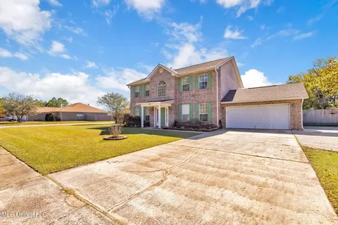 4608 Pinehaven Dr, Ocean Springs, MS 39564