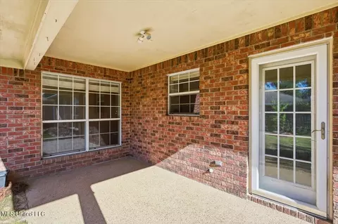 Exterior - 301 Garden Dr, Brandon, MS 39042 photo 2 of 5