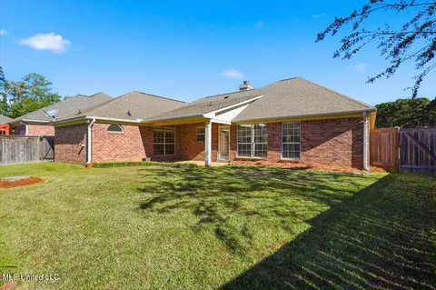 Exterior - 301 Garden Dr, Brandon, MS 39042 photo 3 of 5