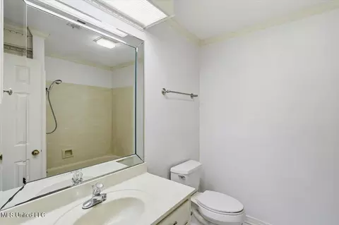 Bath - 301 Garden Dr, Brandon, MS 39042 photo 3 of 3