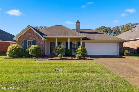 301 Garden Dr, Brandon, MS 39042