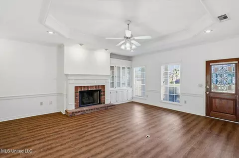 Living - 301 Garden Dr, Brandon, MS 39042 photo 1 of 3