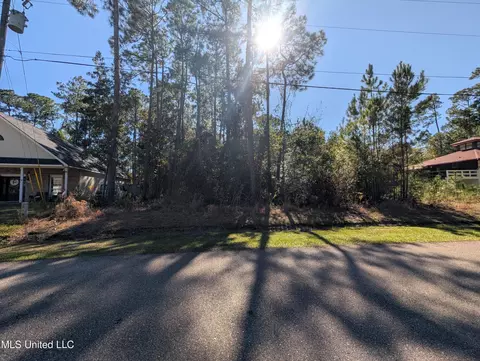 7311 Ieke Cir, Diamondhead, MS 39525 photo 2