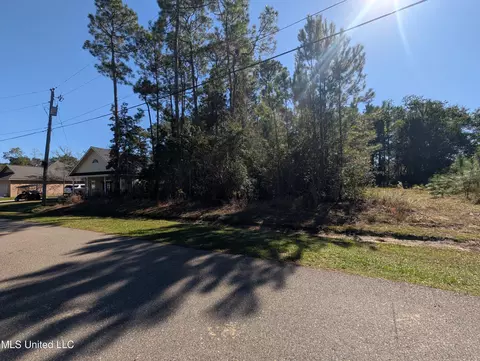 7311 Ieke Cir, Diamondhead, MS 39525 photo 3