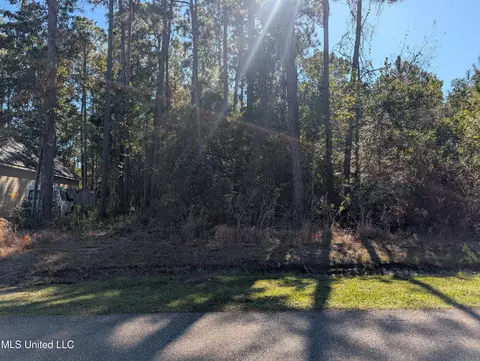 7311 Ieke Cir, Diamondhead, MS 39525
