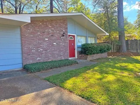 Exterior - 5812 Concord Dr, Jackson, MS 39211 photo 7 of 8