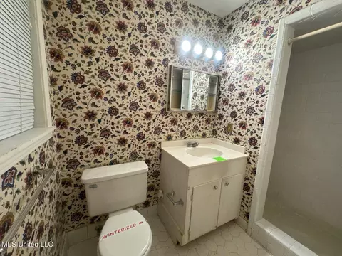 Bath - 5812 Concord Dr, Jackson, MS 39211 photo 4 of 5