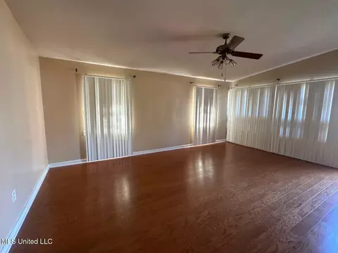 Living - 5812 Concord Dr, Jackson, MS 39211 photo 4 of 5
