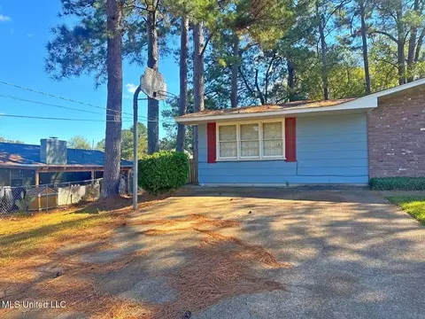 Exterior - 5812 Concord Dr, Jackson, MS 39211 photo 6 of 8