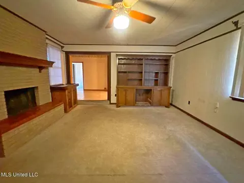 Living - 5812 Concord Dr, Jackson, MS 39211 photo 3 of 5