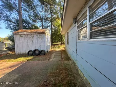 Exterior - 5812 Concord Dr, Jackson, MS 39211 photo 3 of 8