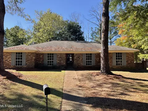 121 Clearwater Cv, Ridgeland, MS 39157