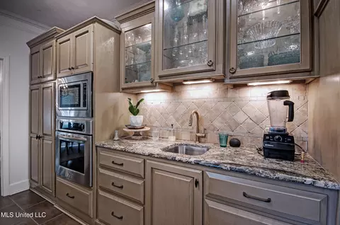 Kitchen - 422 Warwick Rd, Clinton, MS 39056 photo 7 of 7