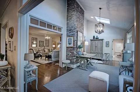 Entry Way - 422 Warwick Rd, Clinton, MS 39056 photo 6 of 7