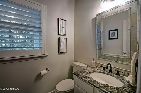 Bath - 422 Warwick Rd, Clinton, MS 39056 photo 1 of 10