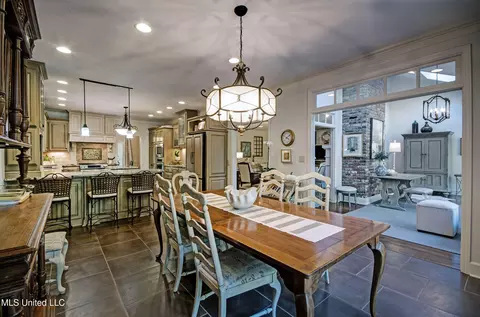 Dining - 422 Warwick Rd, Clinton, MS 39056 photo 4 of 4