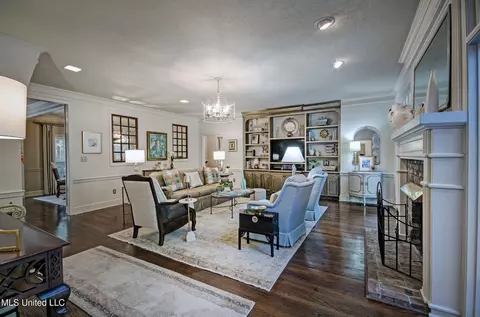 Living - 422 Warwick Rd, Clinton, MS 39056 photo 4 of 4
