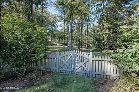 Exterior - 422 Warwick Rd, Clinton, MS 39056 photo 22 of 27